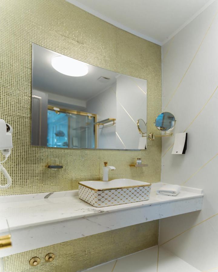 Hotel Maris Ulcinj Ngoại thất bức ảnh