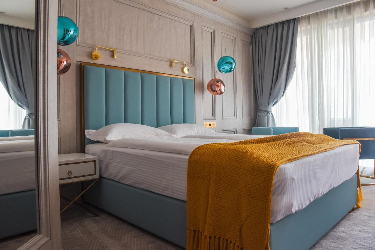 Hotel Maris Ulcinj Ngoại thất bức ảnh