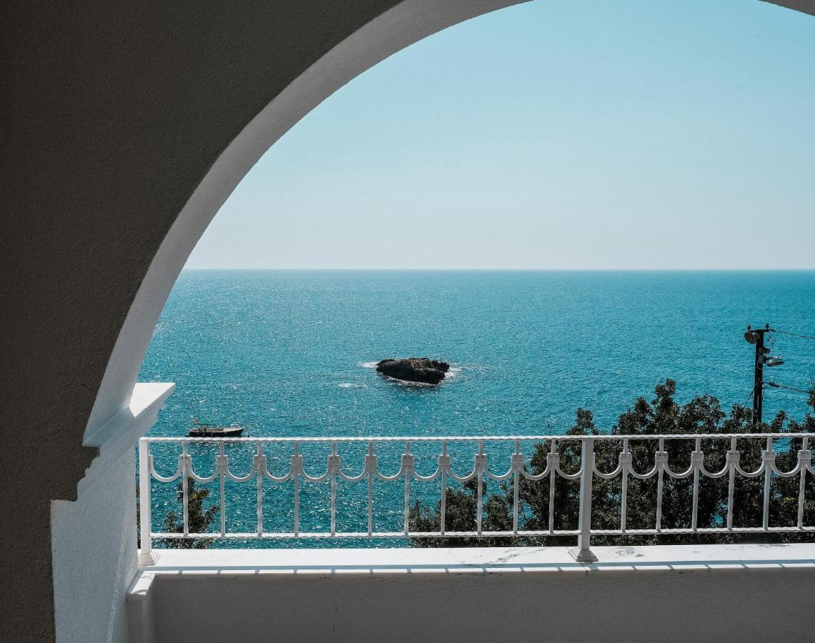 Hotel Maris Ulcinj Ngoại thất bức ảnh