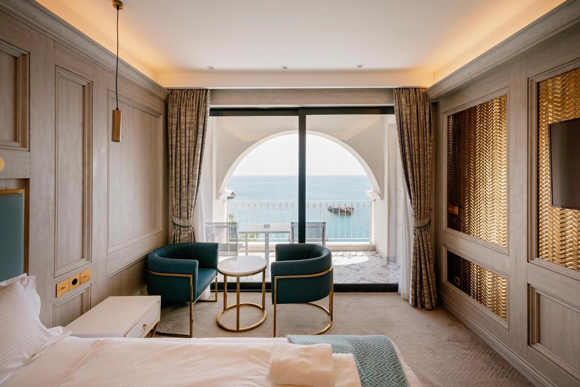 Hotel Maris Ulcinj Ngoại thất bức ảnh