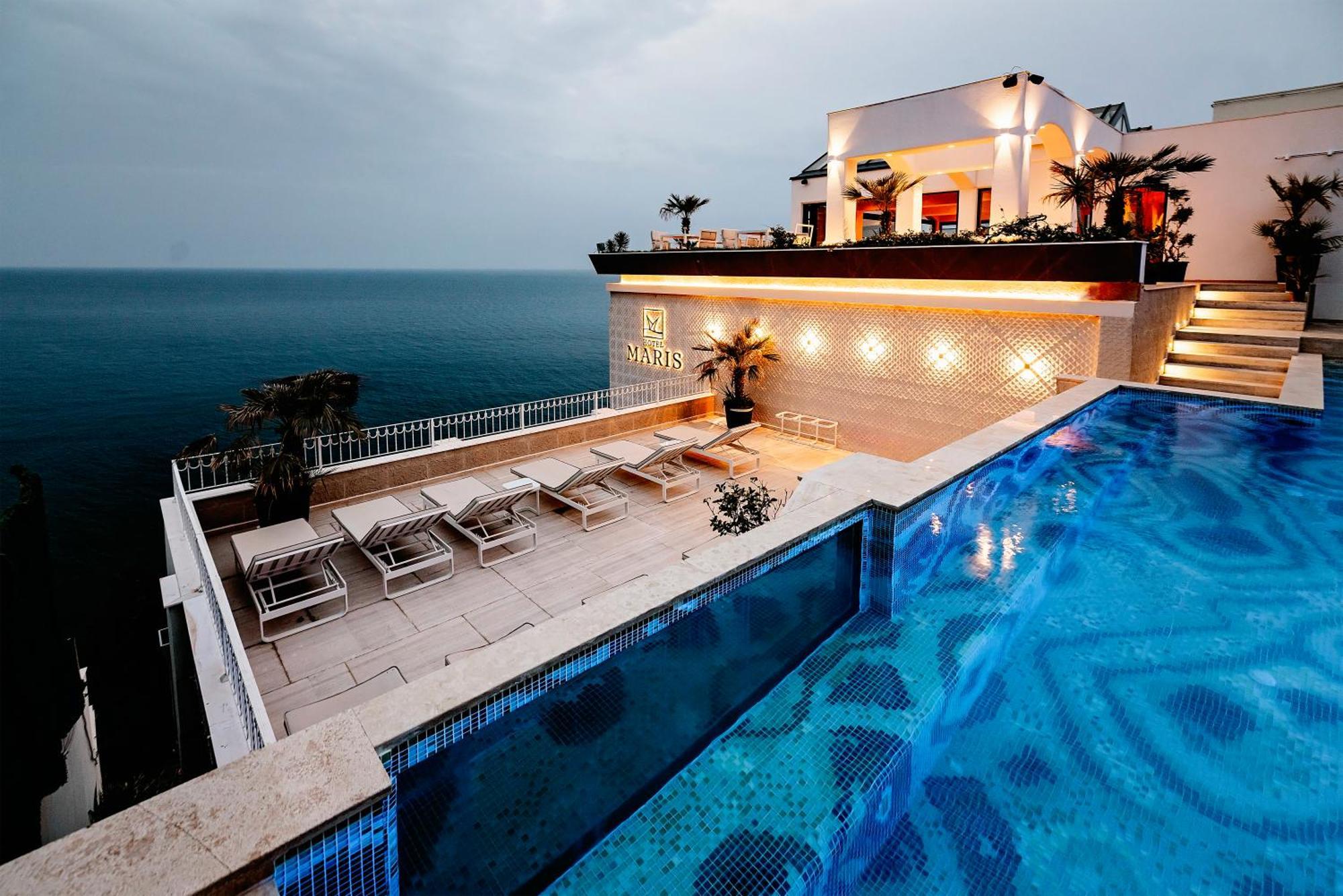 Hotel Maris Ulcinj Ngoại thất bức ảnh