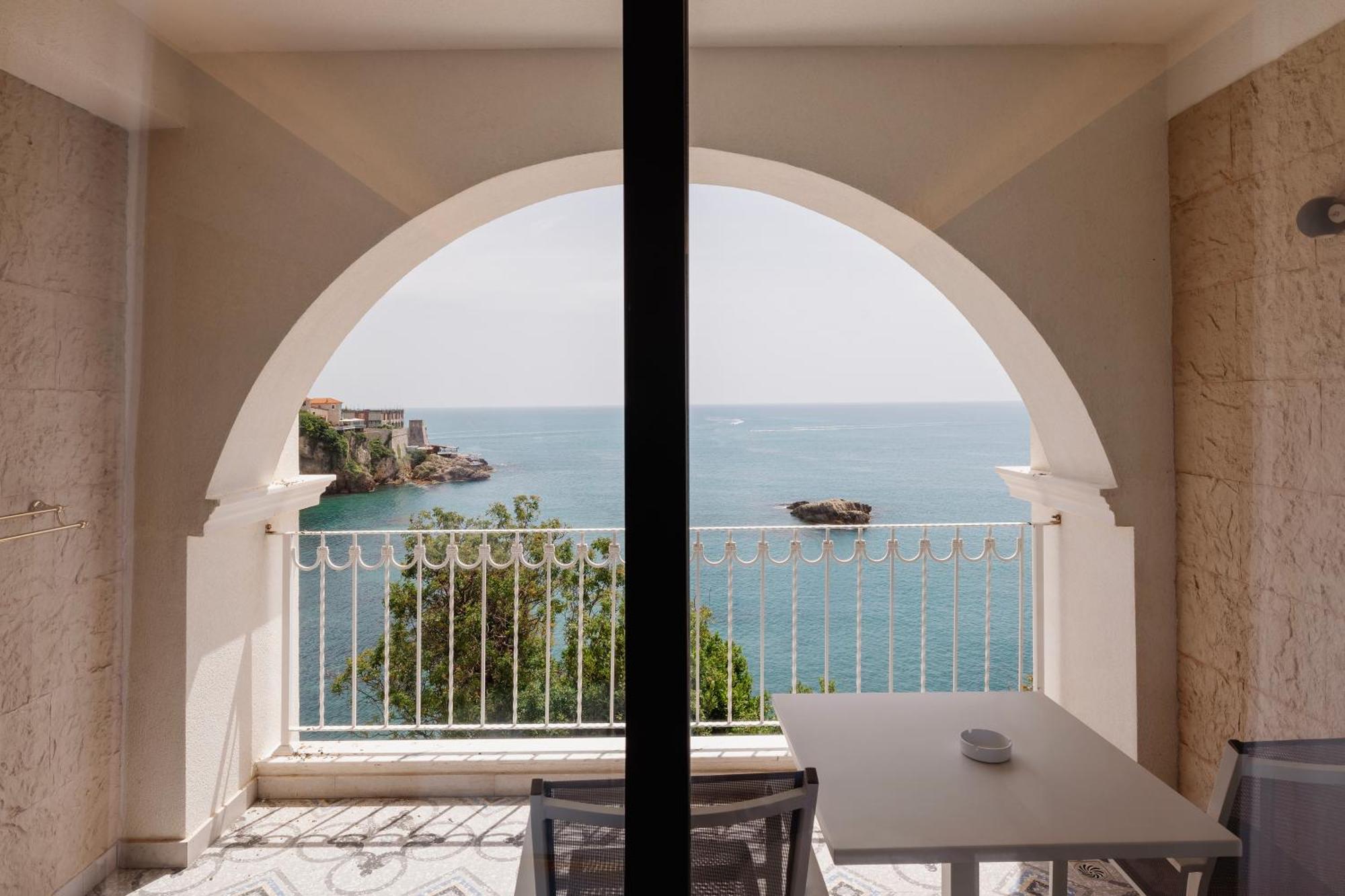 Hotel Maris Ulcinj Ngoại thất bức ảnh