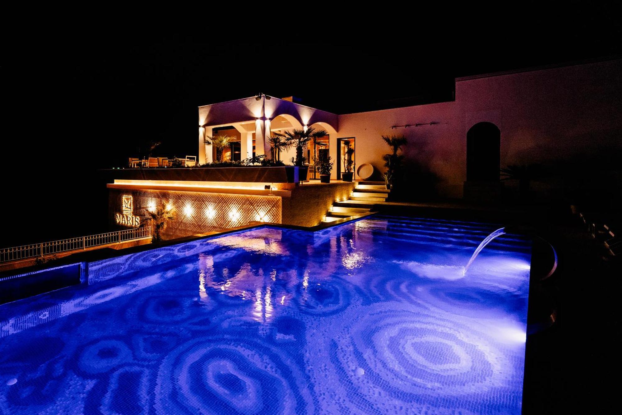 Hotel Maris Ulcinj Ngoại thất bức ảnh