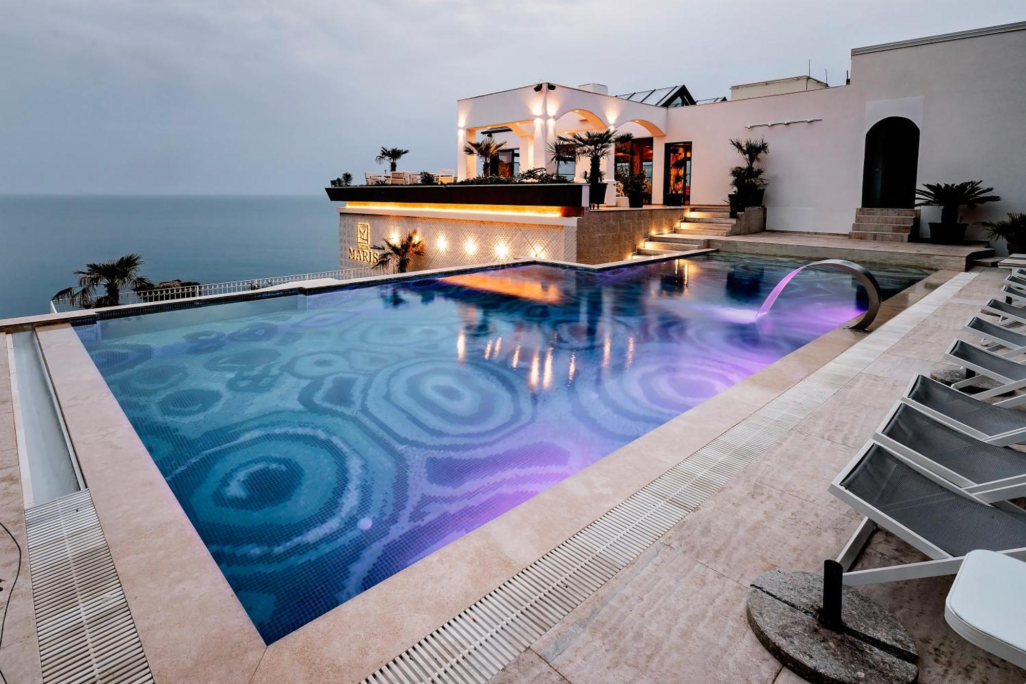 Hotel Maris Ulcinj Ngoại thất bức ảnh