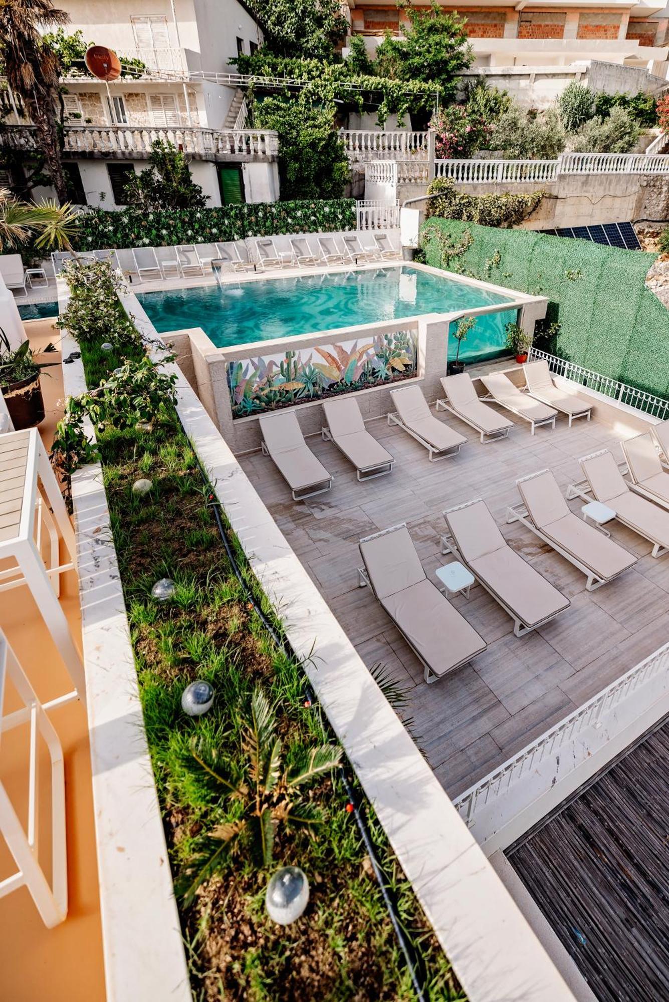 Hotel Maris Ulcinj Ngoại thất bức ảnh